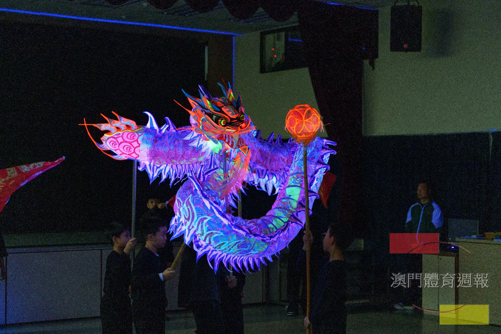 A5 學校亦有推廣夜光龍活動.jpg